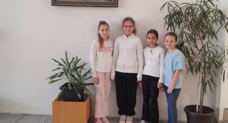 Успех наших ученица на литерарном конкурсу „Ускрс кроз очи младих“