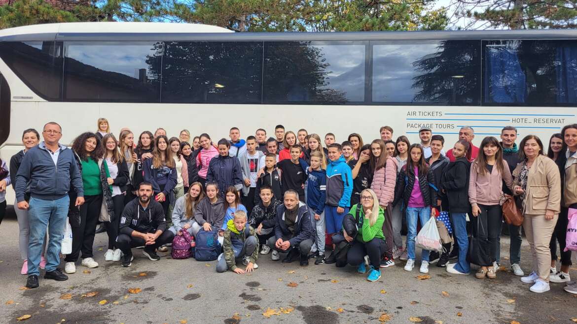 Посета братске школе