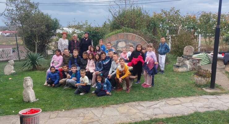 Посета Каменом врту вајара Илије Филиповића