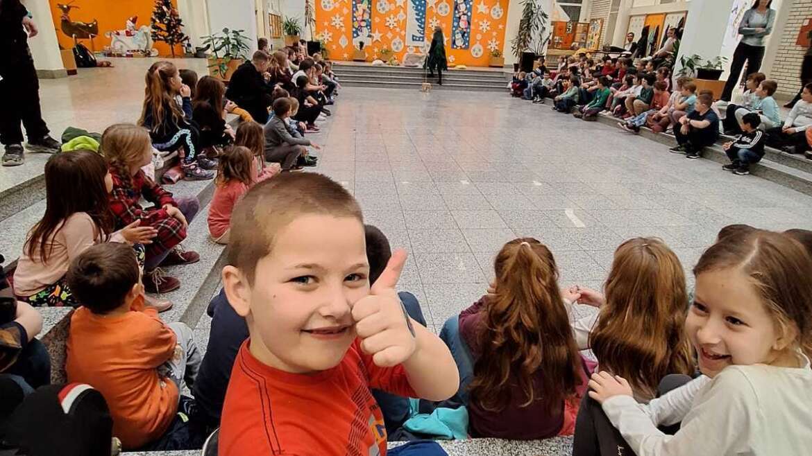 Позоришне представе