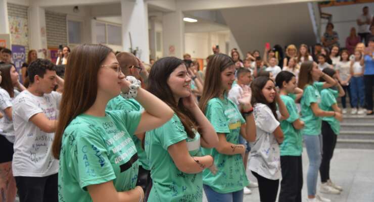 ВРЕМЕ ЈЕ ЗА МАТУРУ – „Плесом до среће“